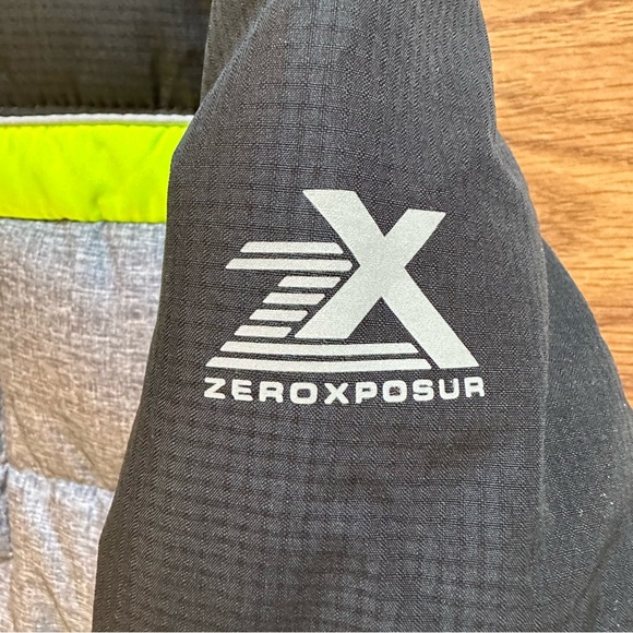 ZeroXposur XS 4-5 Boys Full Zip Hooded Lined Winter Coat Black Neon Yellow EUC! - Picture 4 of 13